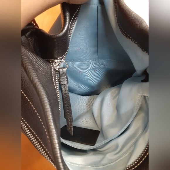 Coach Black Leather Shoulder Bag Silver Hardware Side Zip Pocket Inside Pocket - Picture 9 of 9